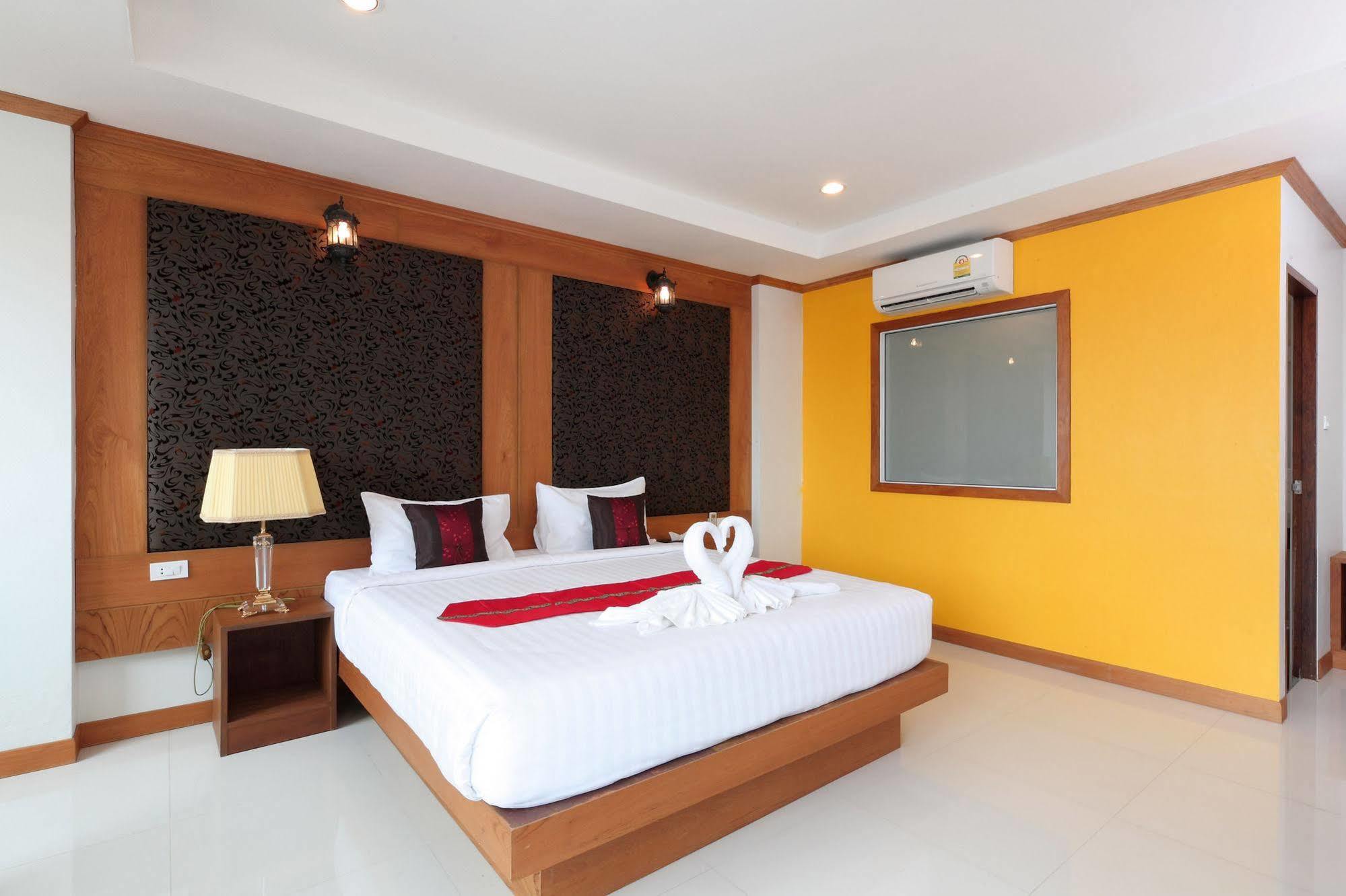 A Casa Di Luca Hotel Patong Bagian luar foto