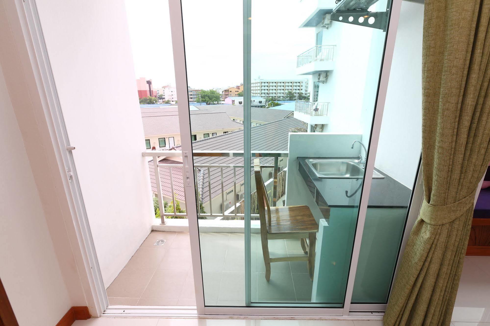 A Casa Di Luca Hotel Patong Bagian luar foto